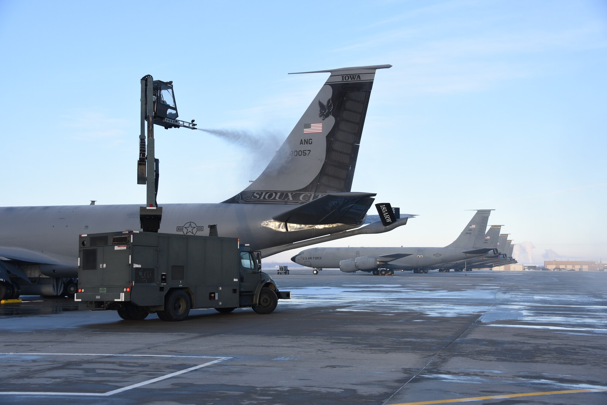 KC-135 deice