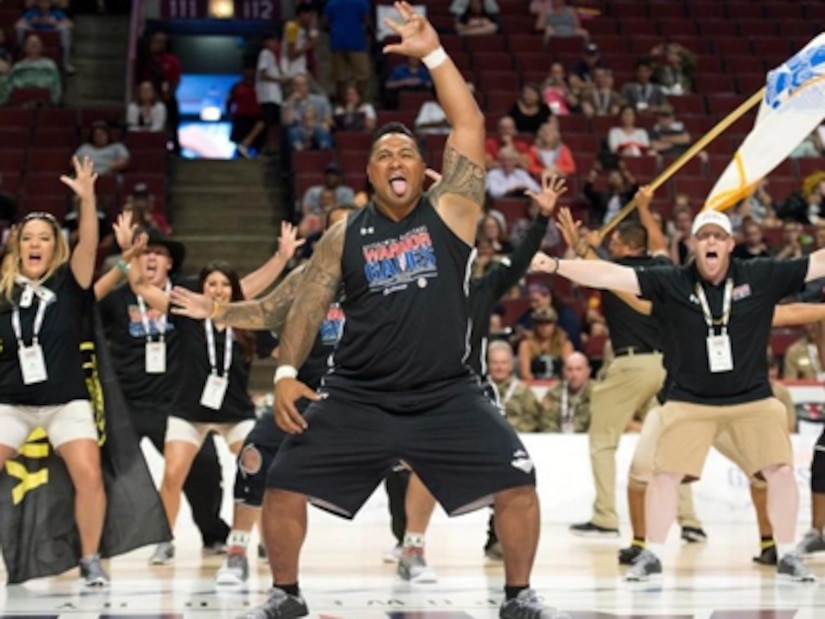 SFC (R) Dave Iuli leads Team Army in a Haka chant at the 2017 DOD Warrior Games in Chicago