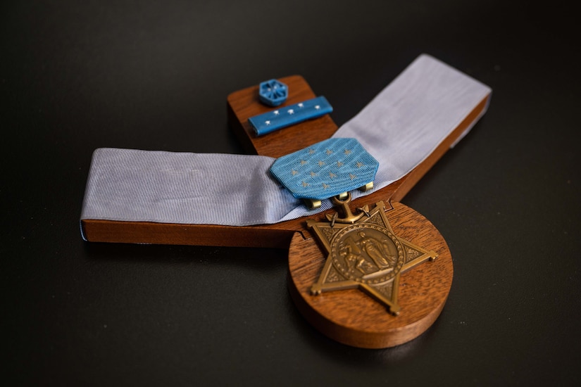 How QA Experts Make Sure Military Medals Make the Grade > U.S. Department  of Defense > Story