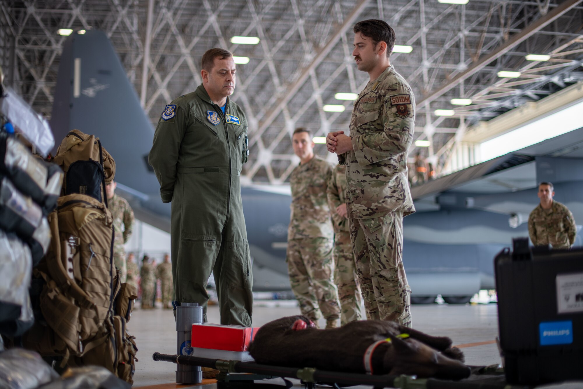 Airmen conversate.