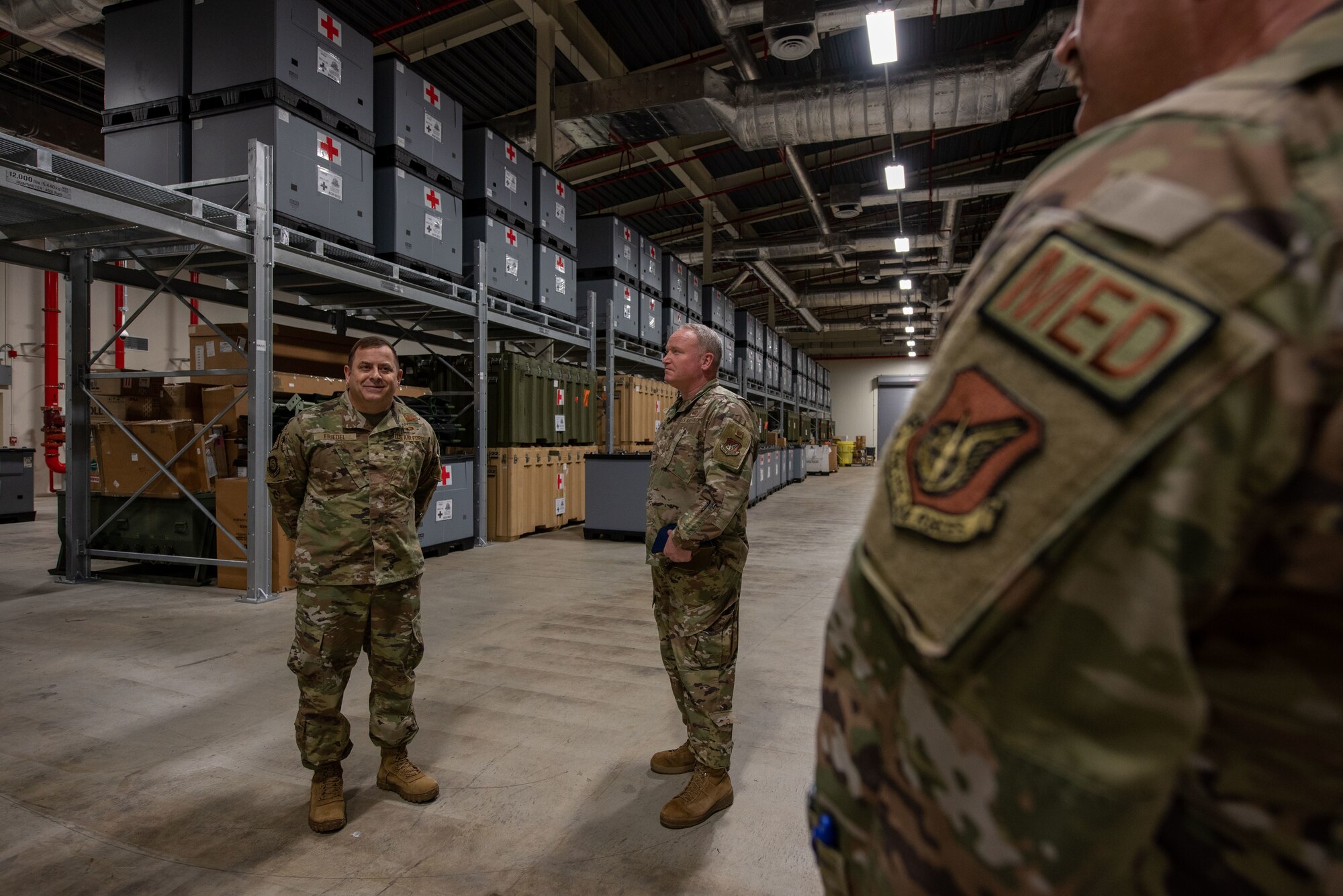 Airmen conversate.