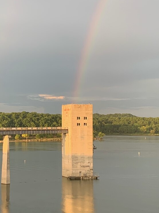A beautiful rainbow is spotted over the control tower at Barren River Lake in Glasgow, Ky. Jan. 4. (📸 Lucas Byrd)