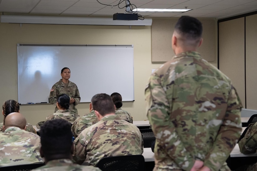 Army Reserve Public Affairs leadership visits deploying Soldiers