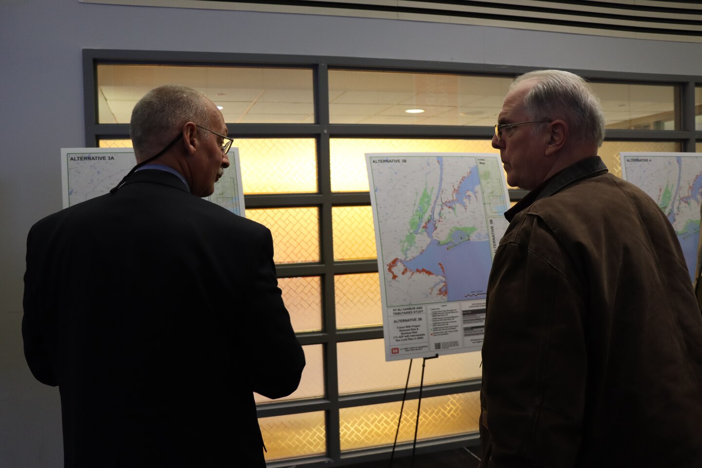 Members of the public learn more about the NY&NJ HATS Study.