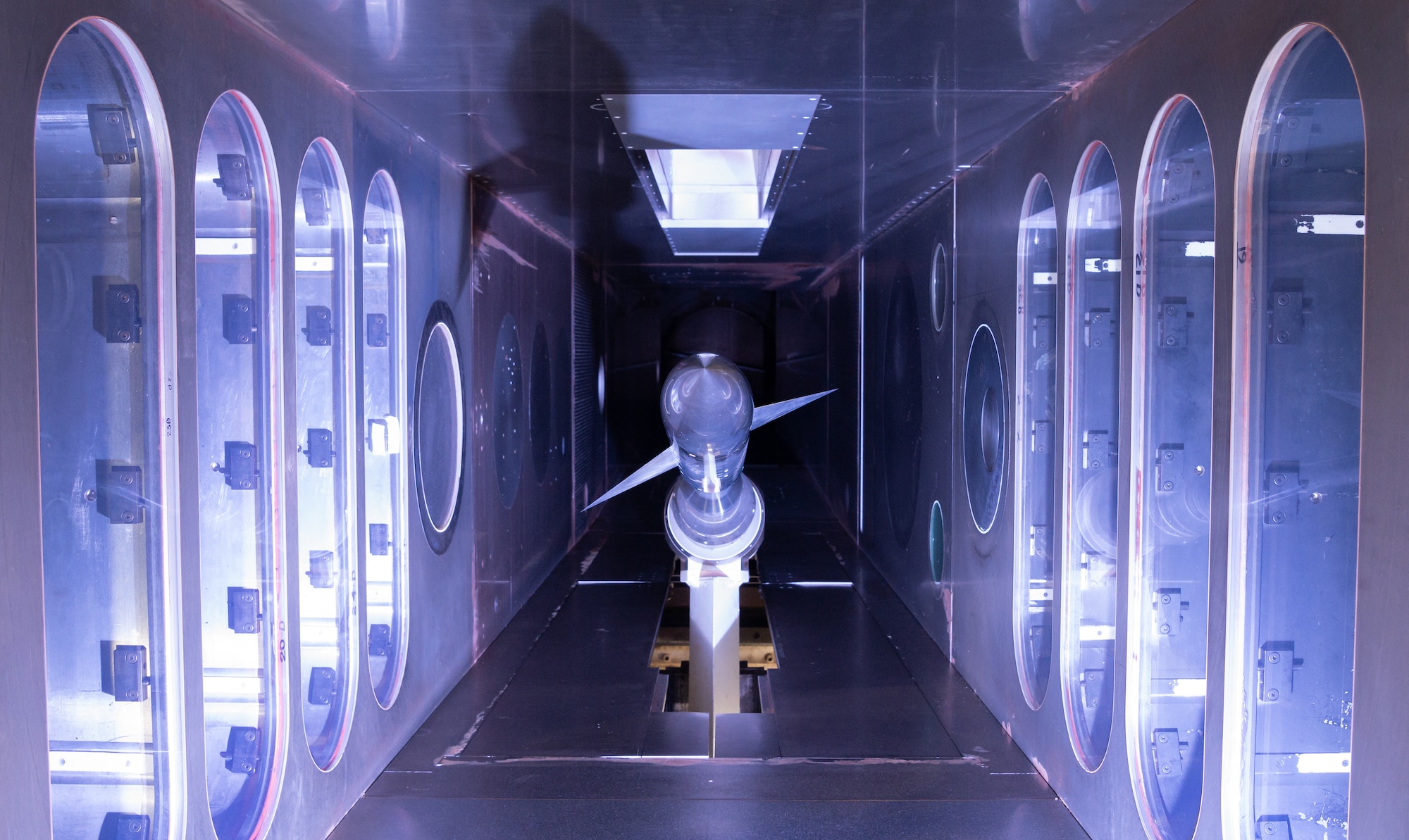 Standard test model in a mid-sized wind tunnel