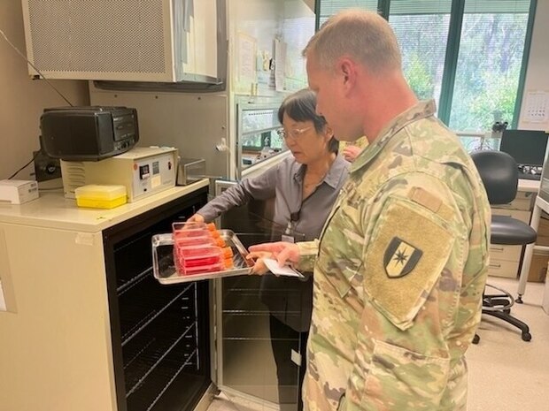 U.S. Army medical laboratory forges relationship with Australian Defence Force institute