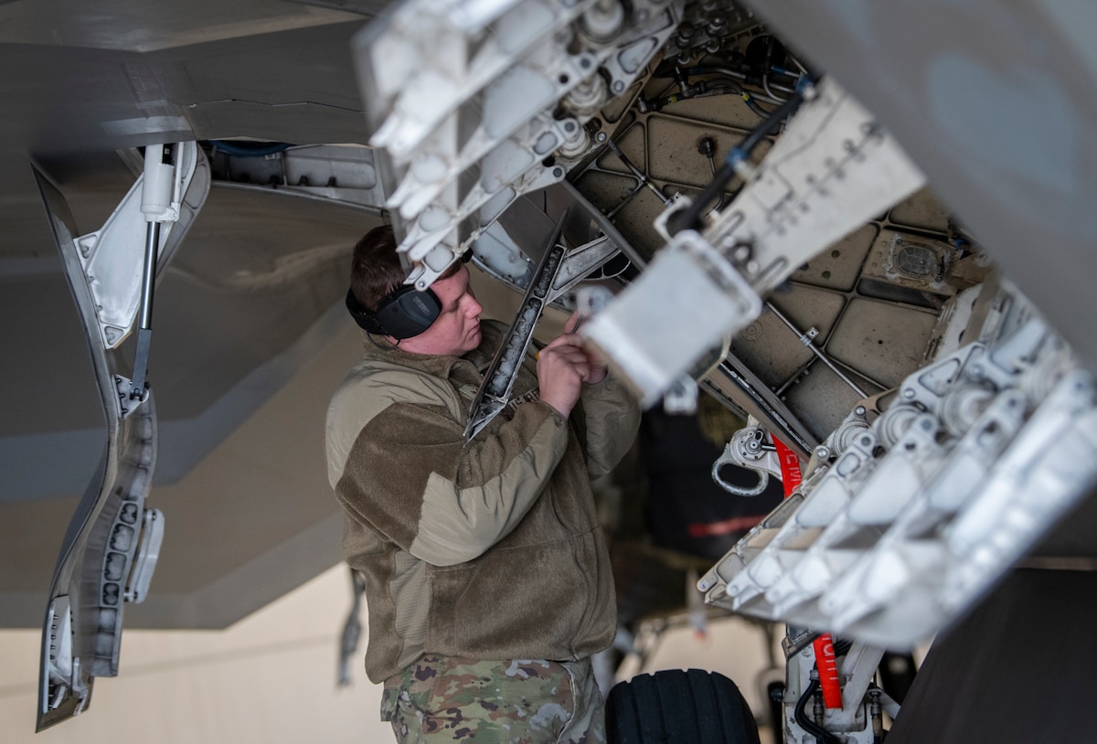 F-22 Weapons load Q4