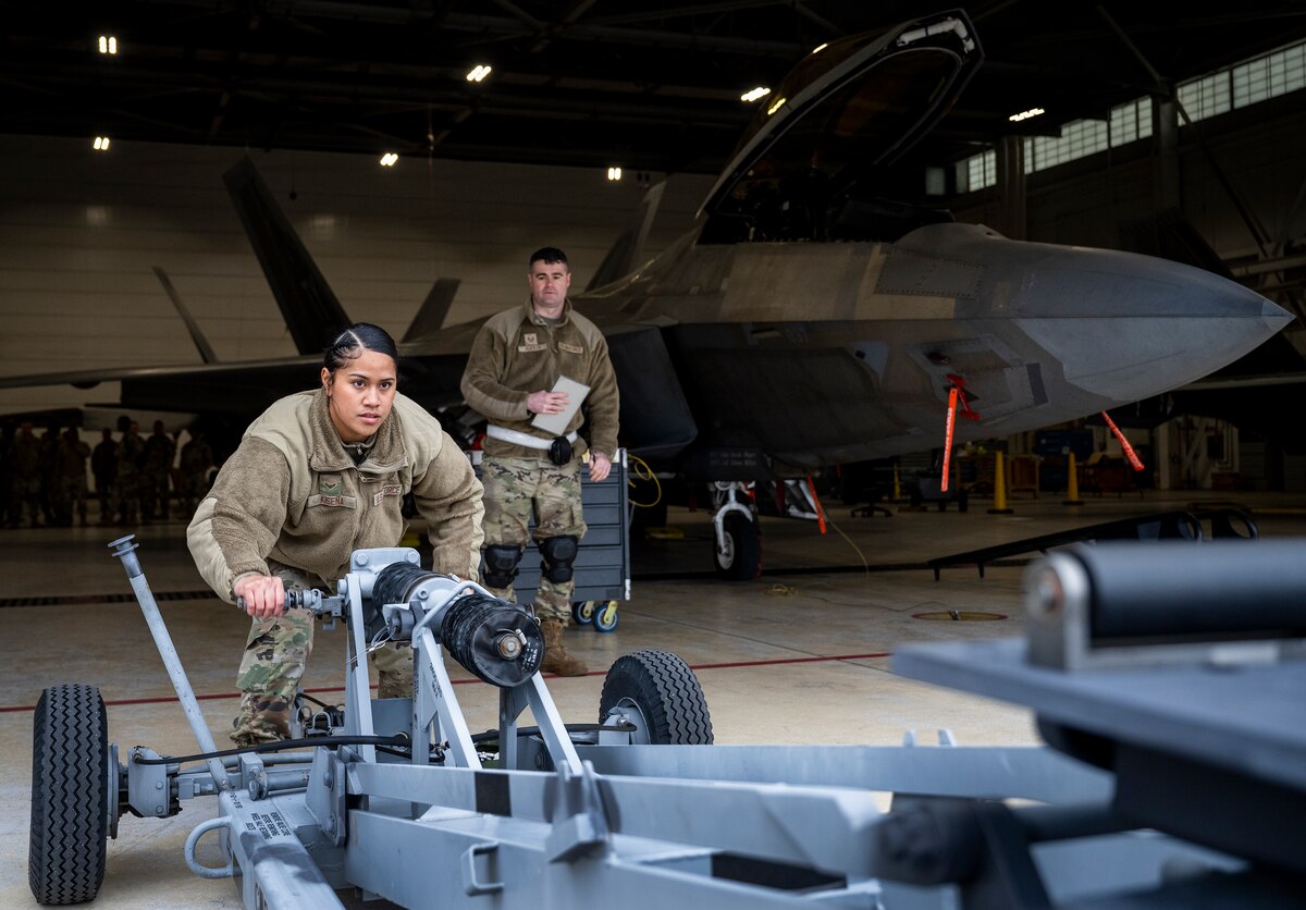 F-22 Weapons load Q4