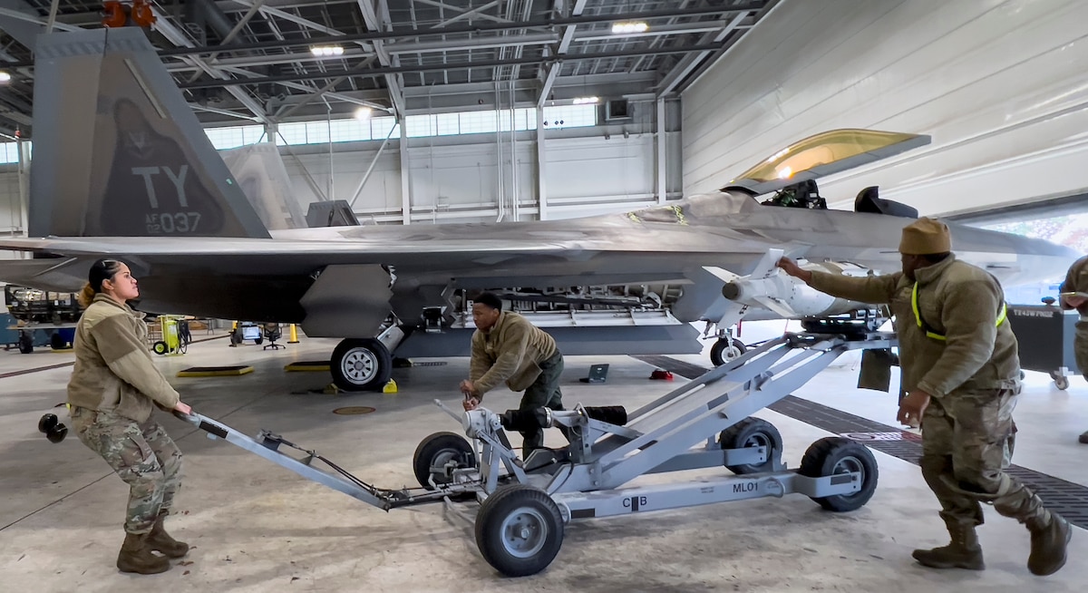 F-22 Weapons load Q4