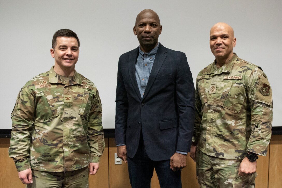Todd Simmons, founder and CEO of the Courageous Leadership Alliance, delivers a seminar to the leaders of Joint Base Elmendorf-Richardson, Alaska, Jan. 11, 2022.