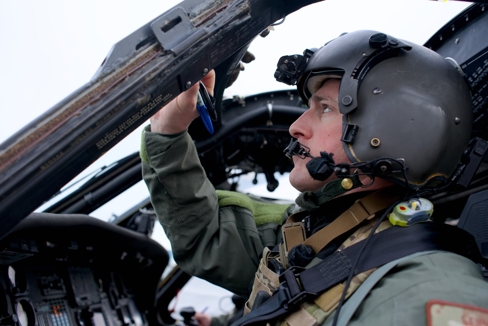 Alaska Air National Guard trains with Coast Guard at Air Station Kodiak