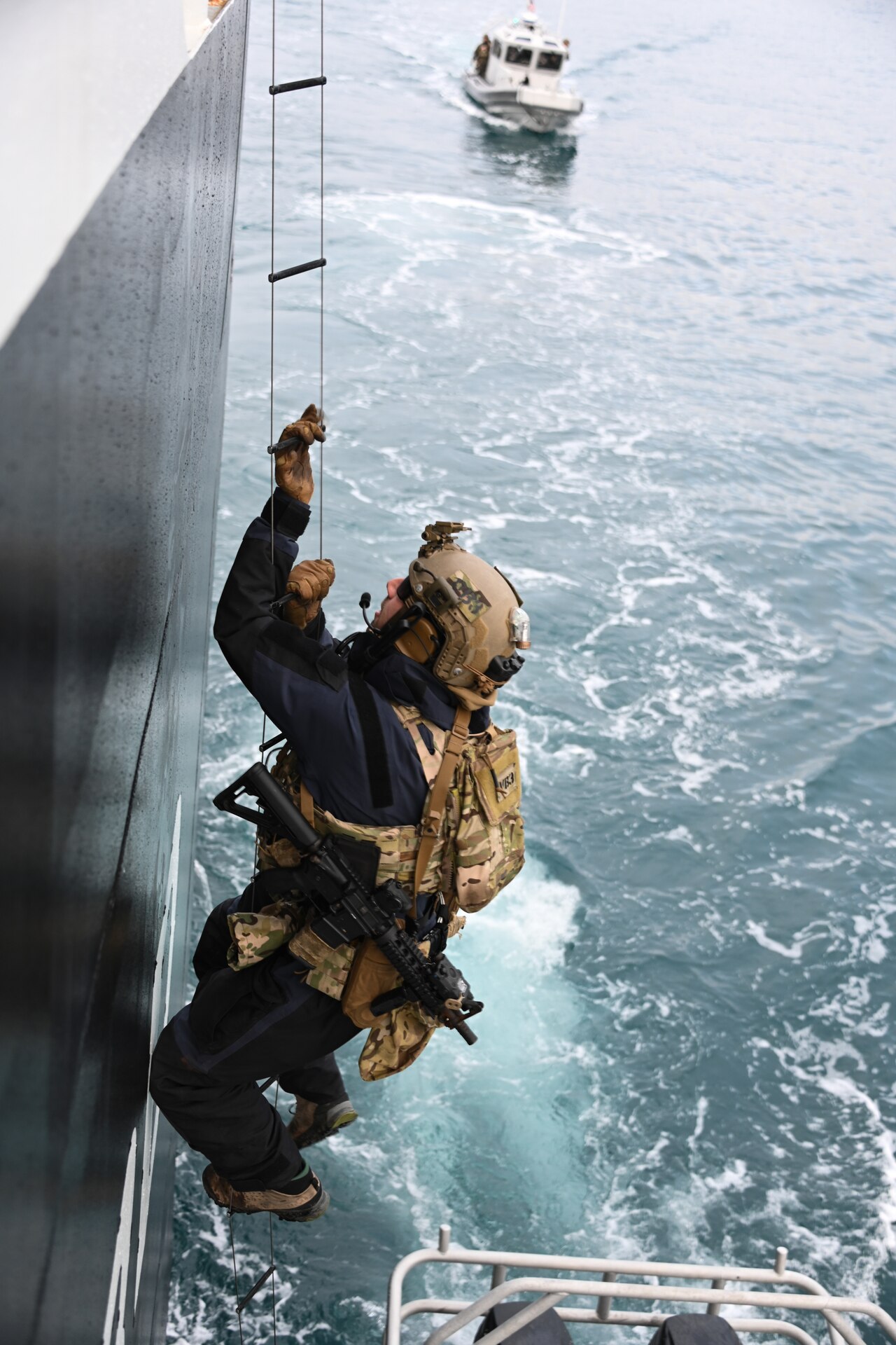 Alaska Air National Guard trains with Coast Guard at Air Station Kodiak