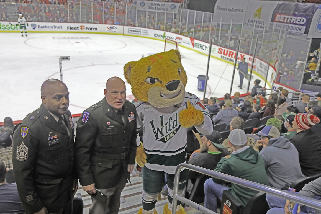 Maj. Gen. Baker re-enlists Reserve Soldiers at Iowa Wild game