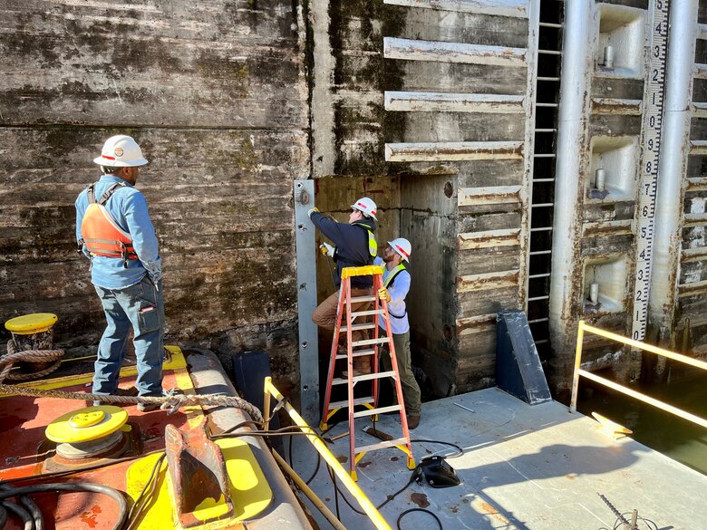 The U.S. Army Corps of Engineers Nashville District’s Maintenance Support Team onboard the Motor Vessel Iroquois repairs the needle-dam-girder beam slot Jan. 19, 2023, on the downstream side of Watts Bar Lock on the Tennessee River in Decatur, Tennessee. (USACE Photo by Gary Fleeman)