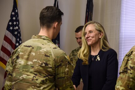 Spanberger helps recognize Soldiers at Fort Pickett