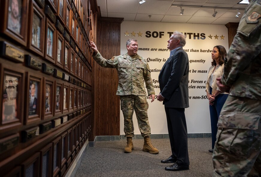 SecAF Visits AFSOC