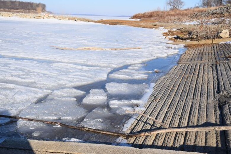 Unstable ice conditions at Coralville Lake