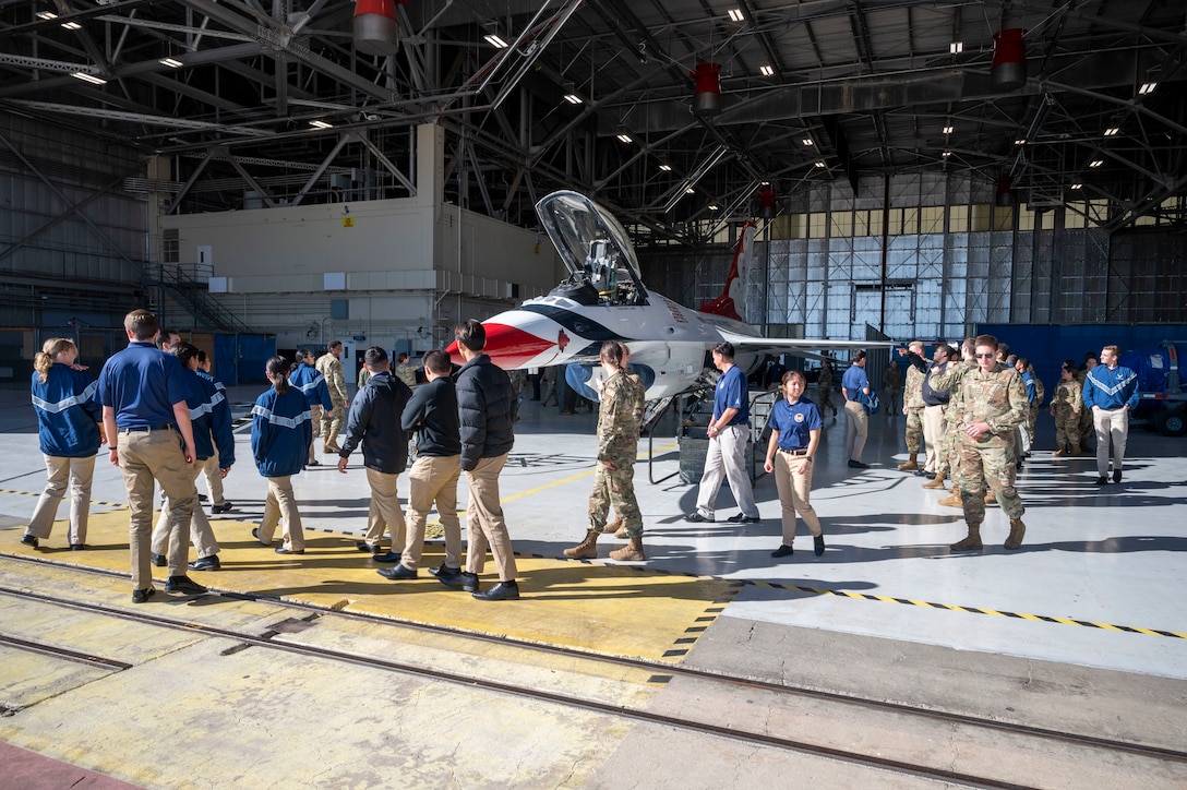 University of Southern California Air Force ROTC Detachment 060 cadets visit a USAF Thunderbirds aircraft at Edwards Air Force Base, California, Jan. 27. The cadets spent the day learning about the various career fields available to them upon graduation and entering into service.