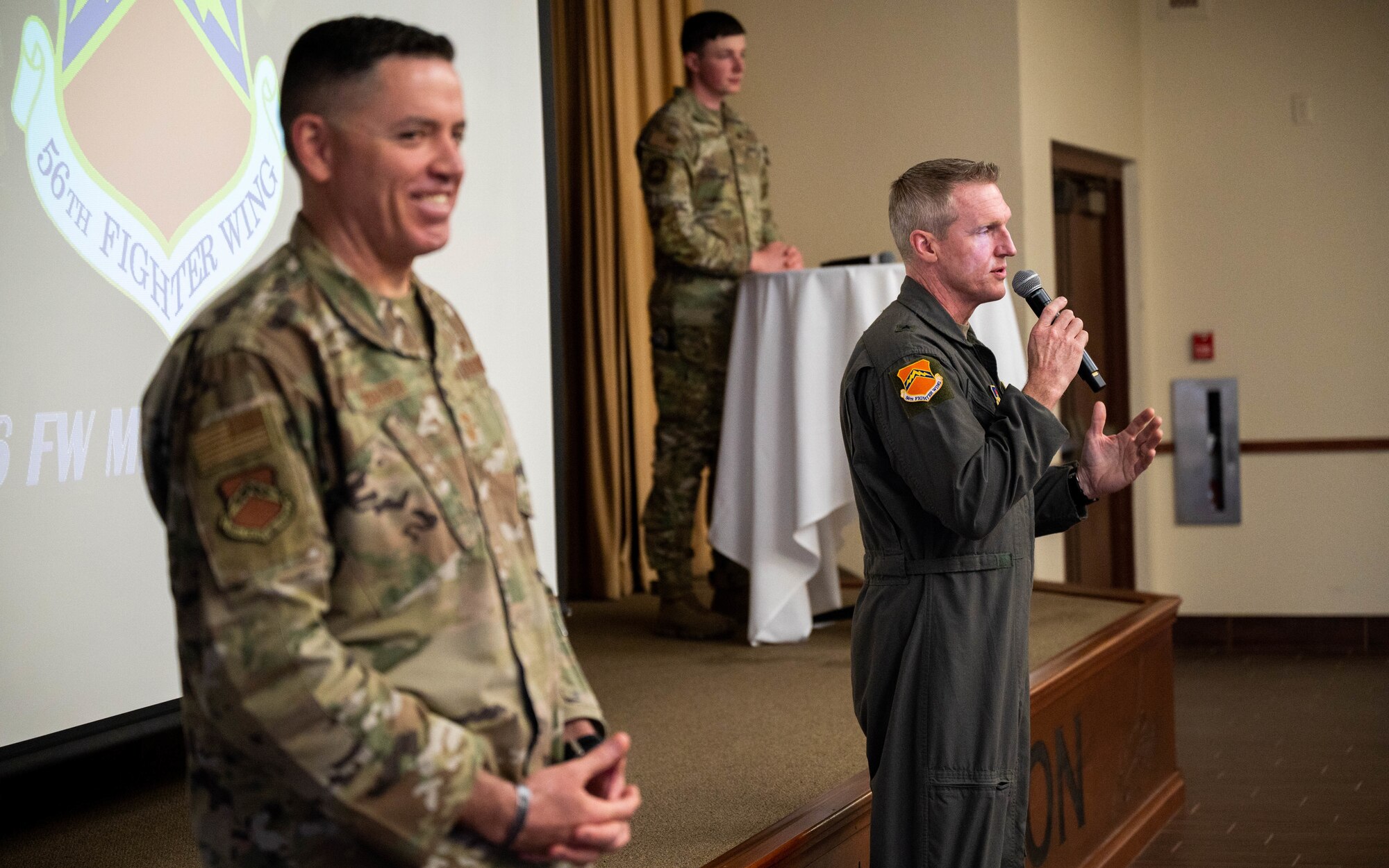 Honorary Commanders Learn About Luke AFB > Air Education and Training