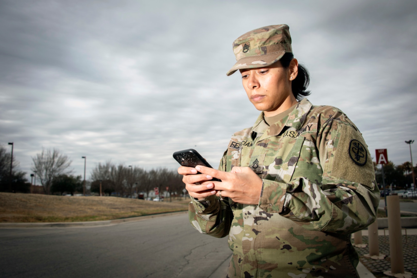 Defense Health Agency Launches New App for Providers to Assess and Treat Traumatic Brain Injury ‘Anytime, Anywhere’ > TRICARE Newsroom > Defense Health Agency News