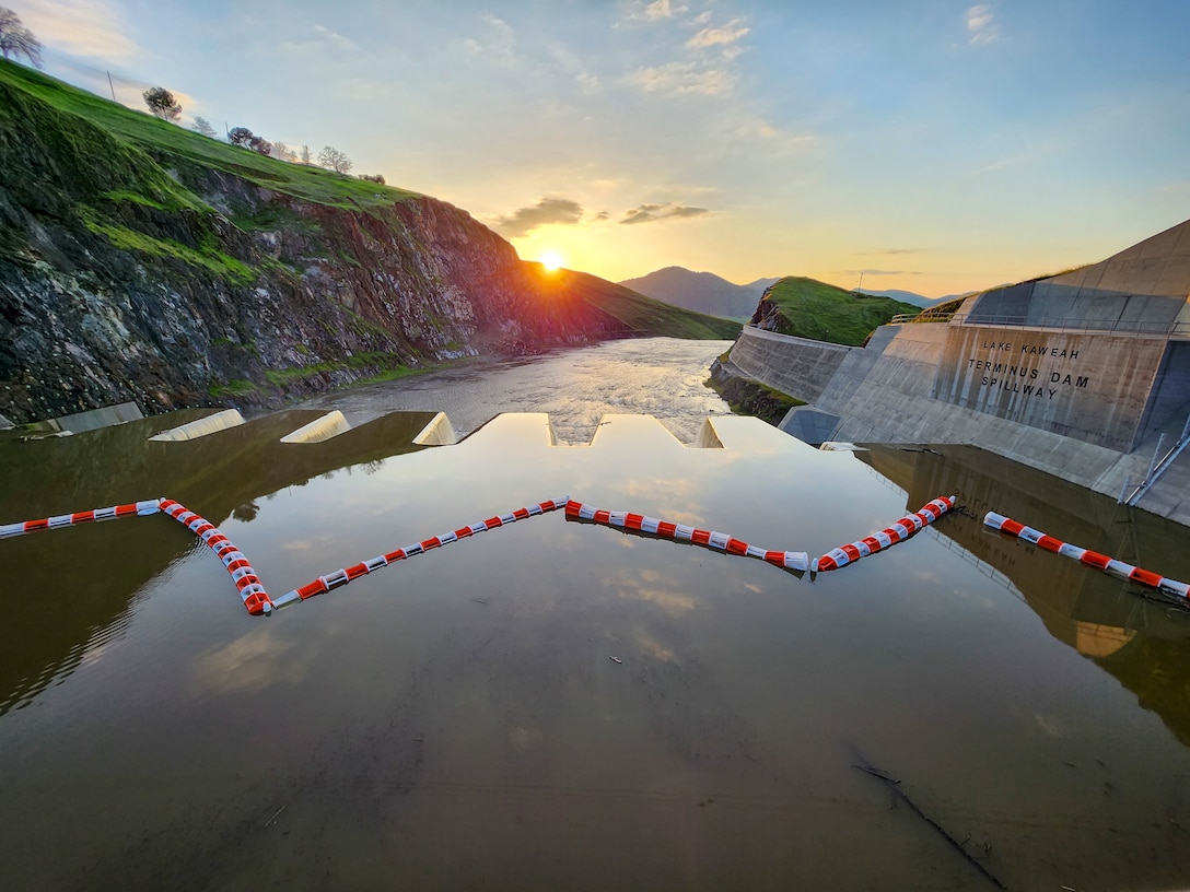 Water Flows Over Fuse Gates of Terminus Dam