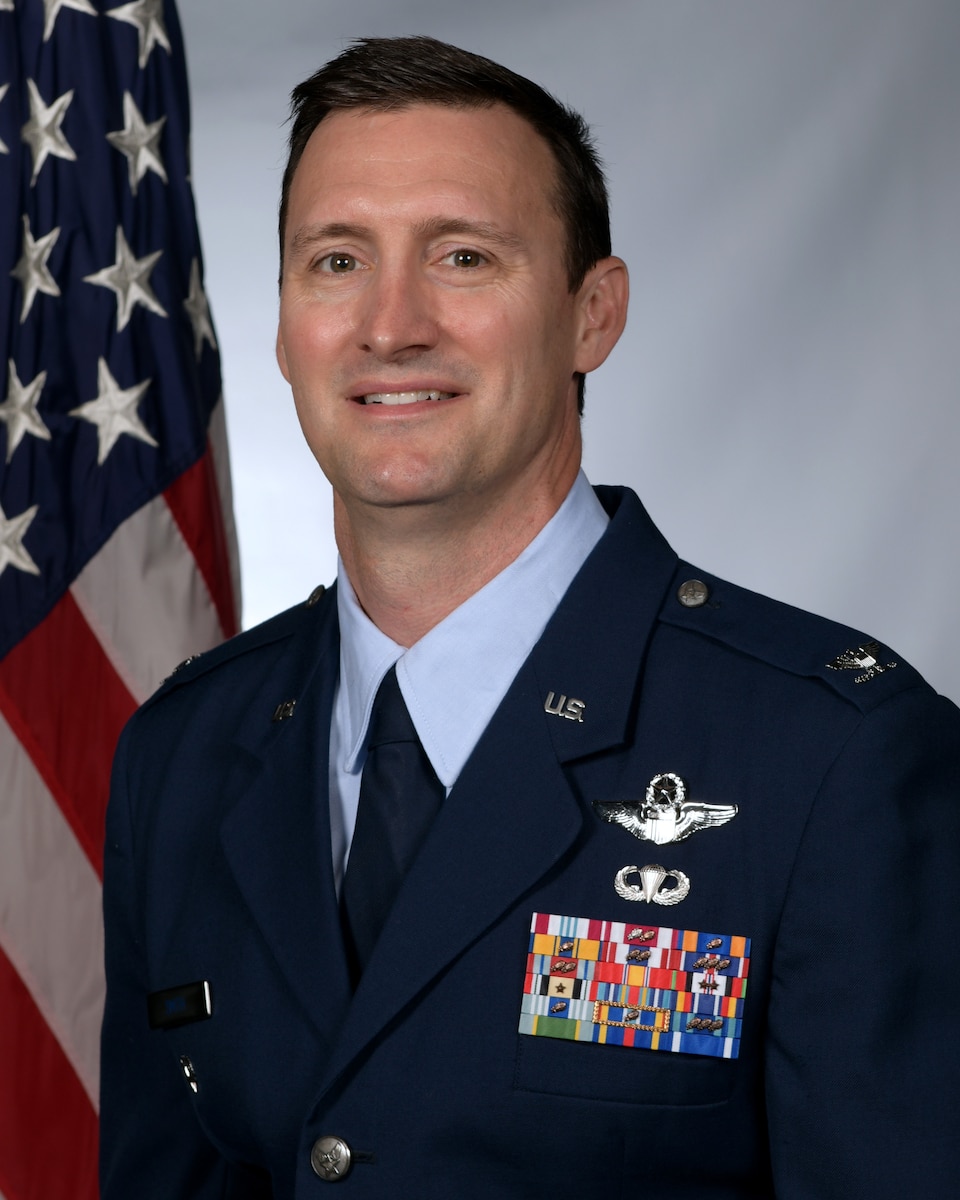 Picture of a male officer in dress uniform