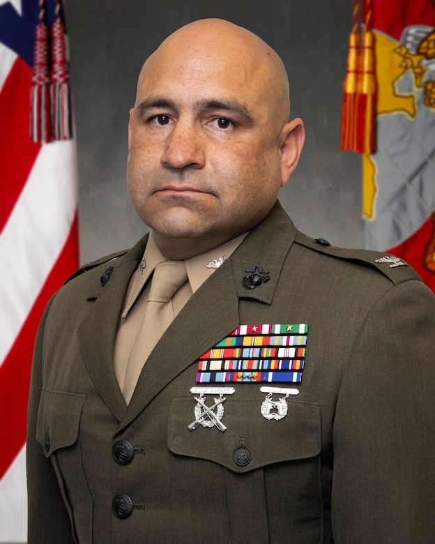Command Photo