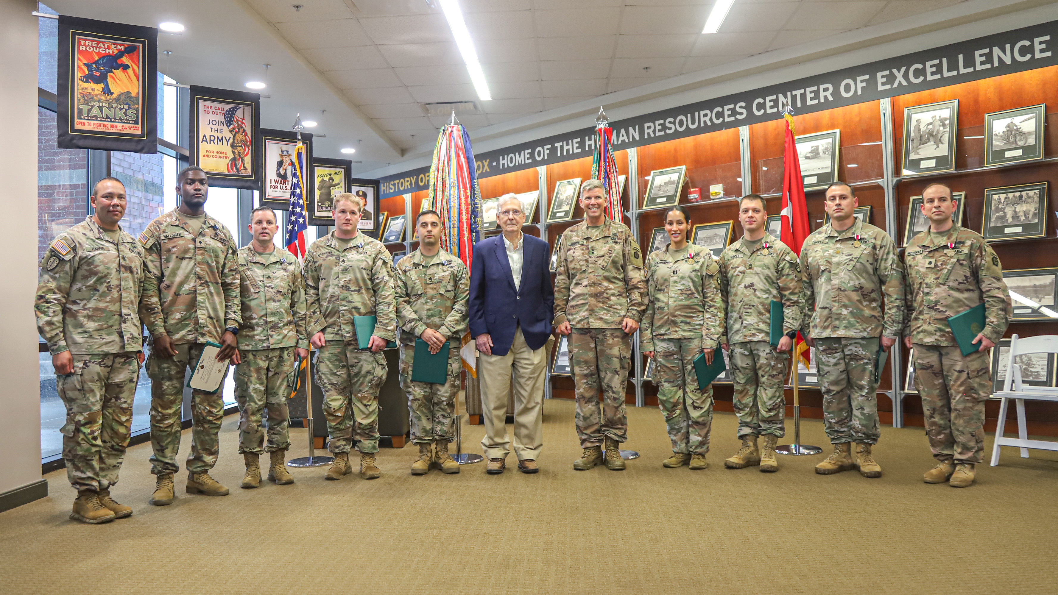 Senator Mitch McConnell recognizes, awards Victory Soldiers