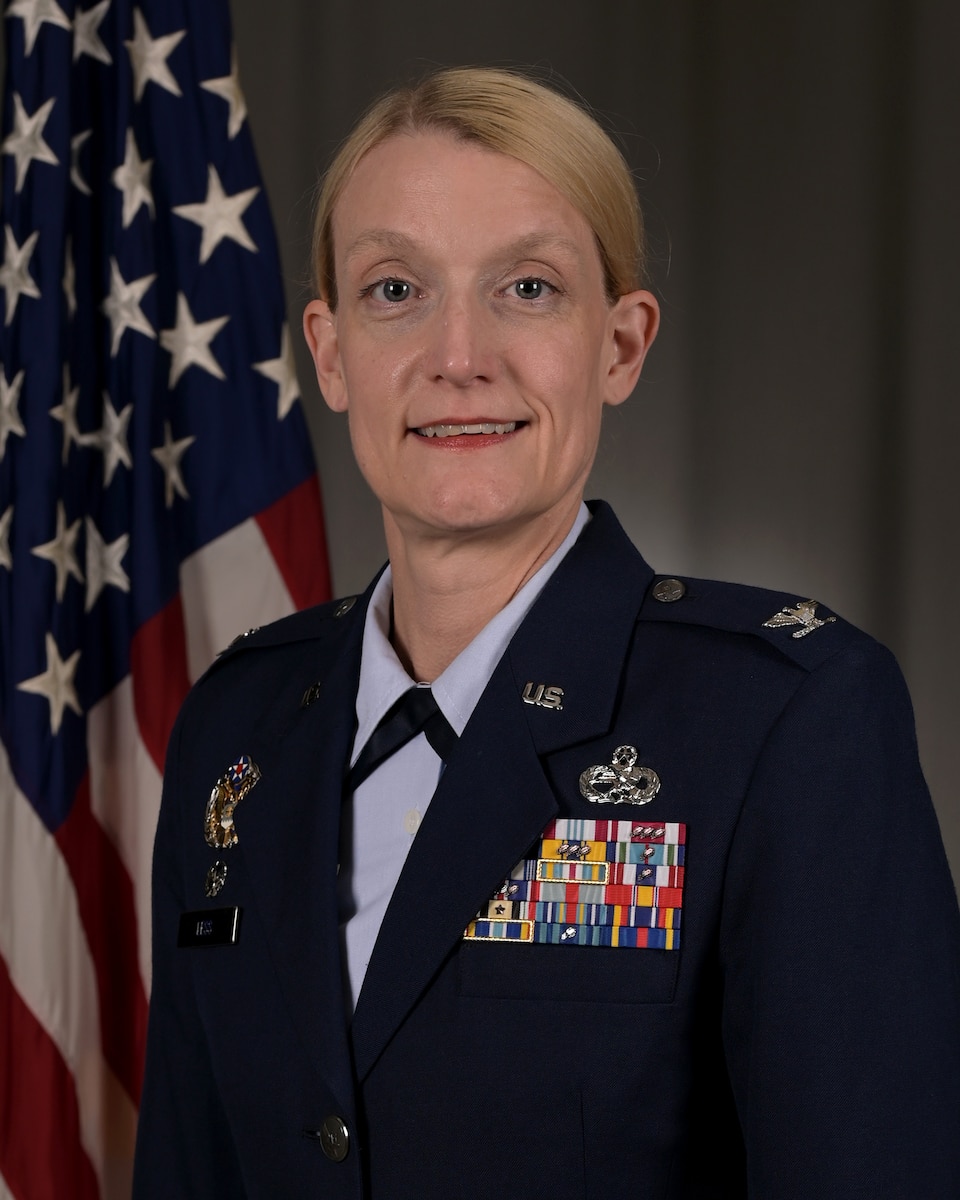 official photo for Col. Seanna Less