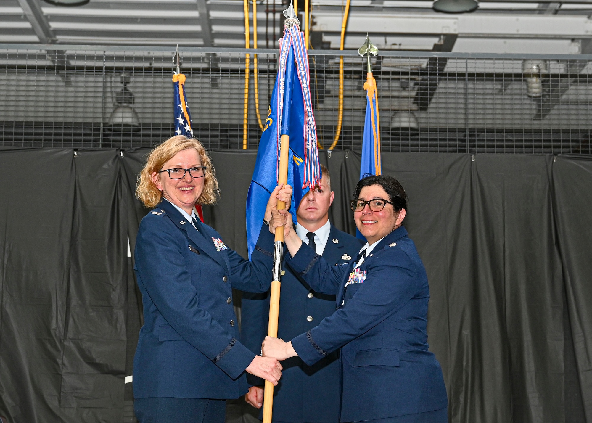 Wing Welcomes Two New Commanders > 512th Airlift Wing > Article Display