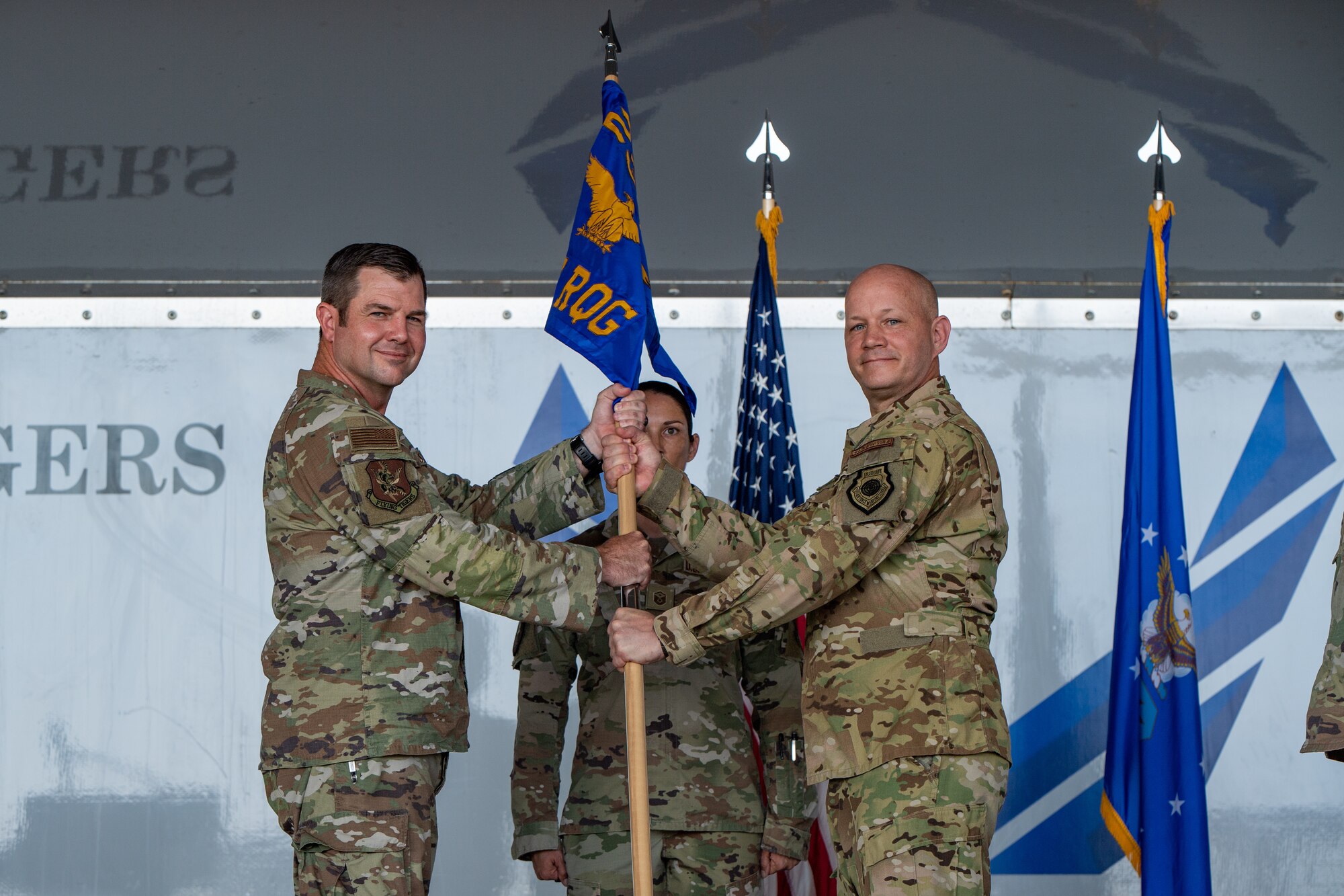 Presenting guidon