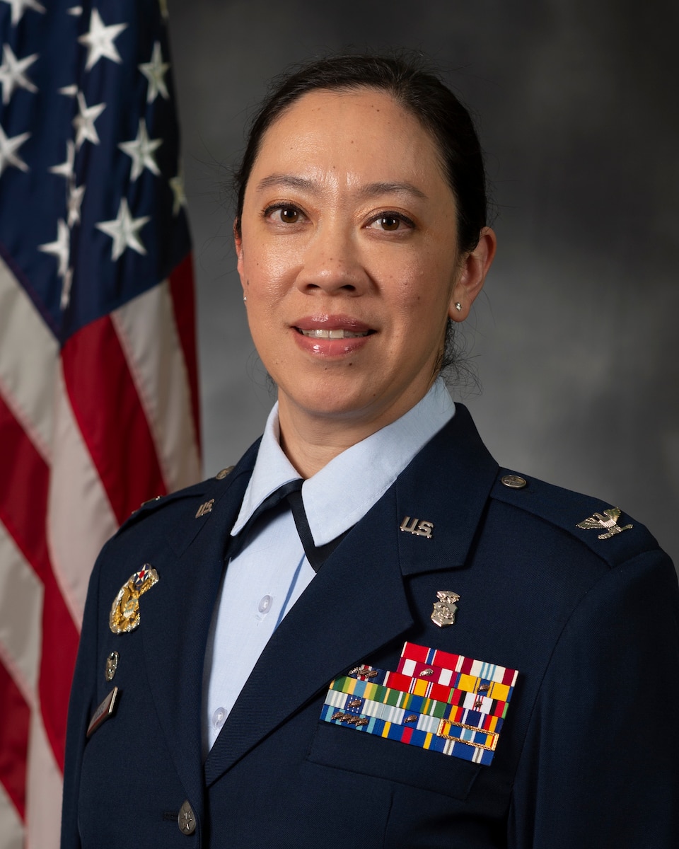 Col. Lynne M. Bussie official photo