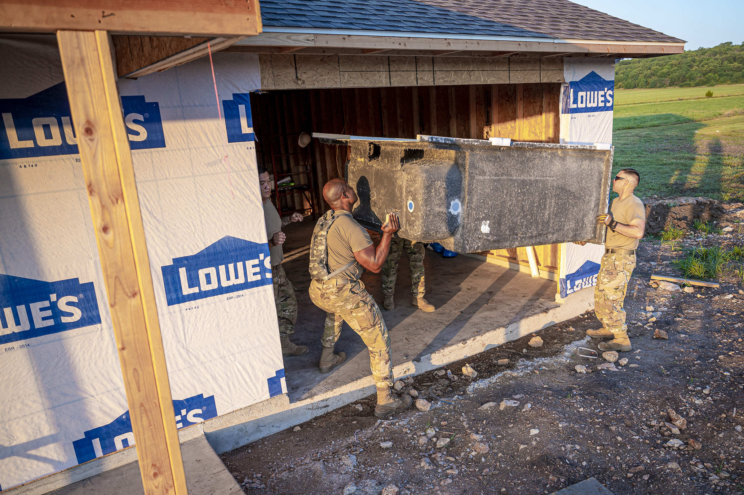 Connecticut Guard Helps Build Homes for Native Veterans > National
