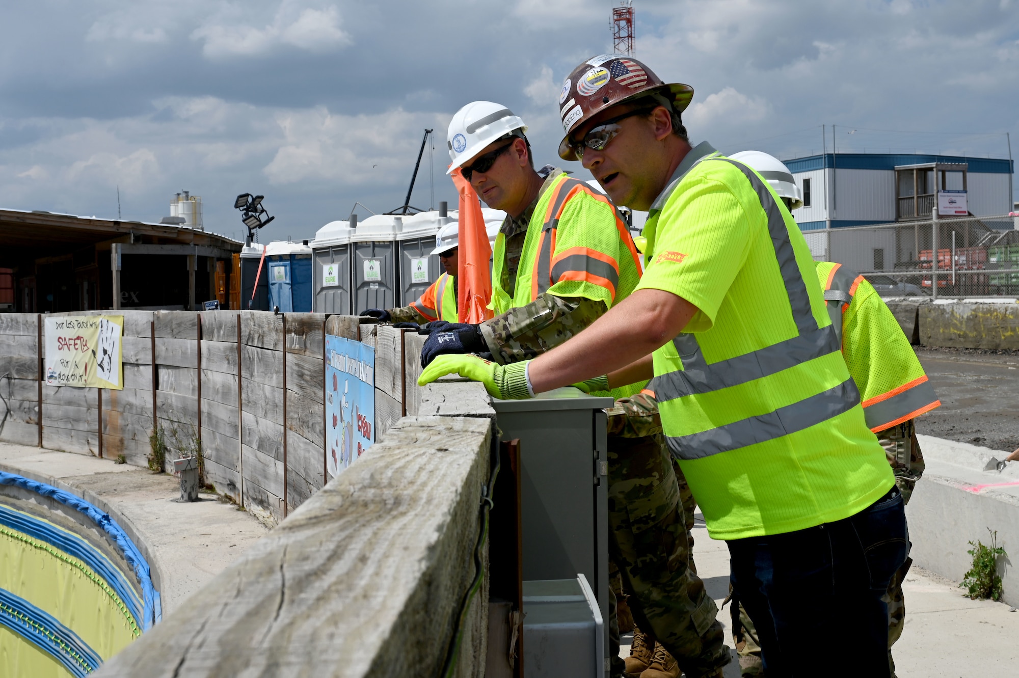 JBLE Senior Leaders Tours HRBT Expansion