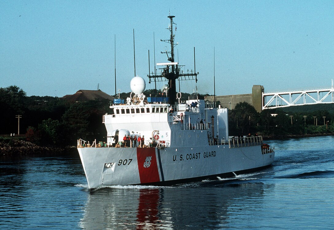 CGC ESCANABA (WMEC 907)