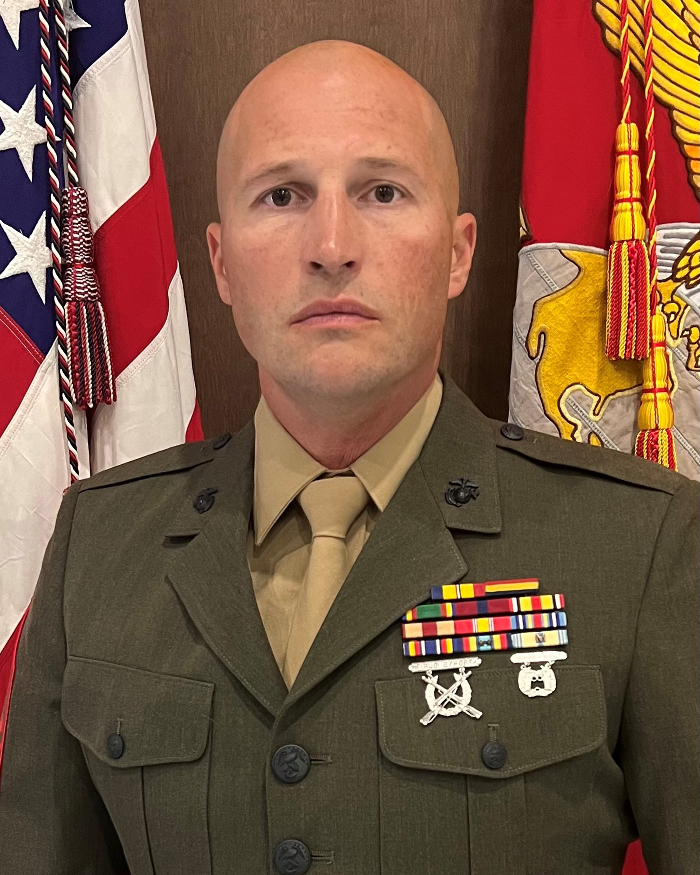 ミリタリー NAVY SEAL RIFLEMAN PLATOON LEADER SgtMaj R.K. Palmer > 1st Marine Division > Biography