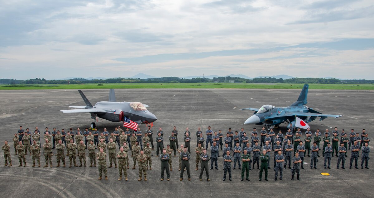 USAF and JASDF Airmen pose for a group photo.