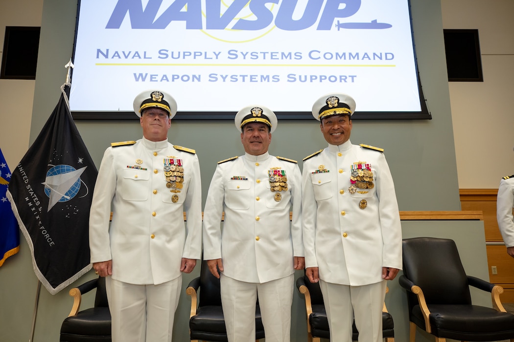 Rear Adm. Matt Ott (Left) assumed command of Naval Supply Systems Command Weapon Systems Support (NAVSUP WSS) from Rear Adm. Ken Epps (Right) in a ceremony aboard NSA Philadelphia, June 9.