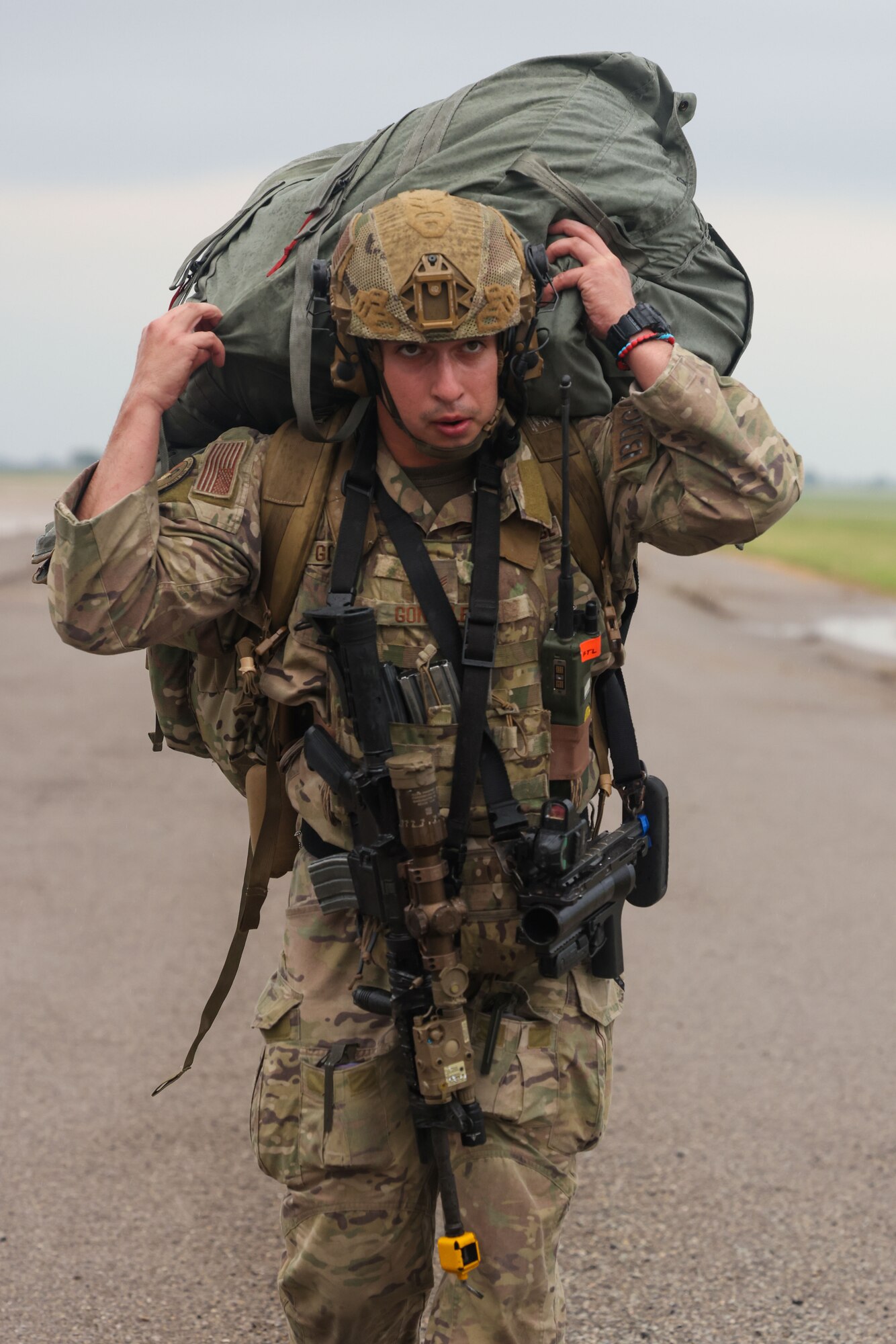 Airmen parachuting