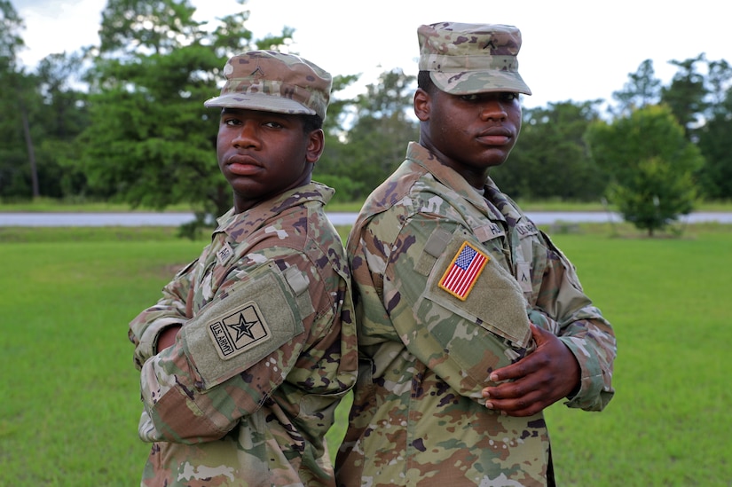 Brothers in arms: Two siblings enlist and train together