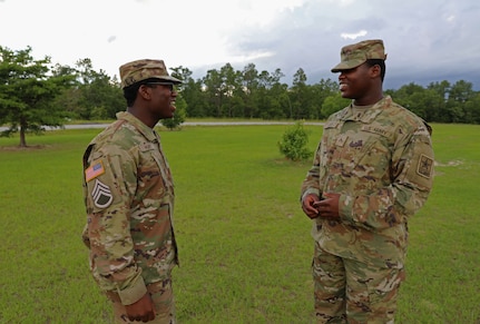 Brothers in arms: Two siblings enlist and train together