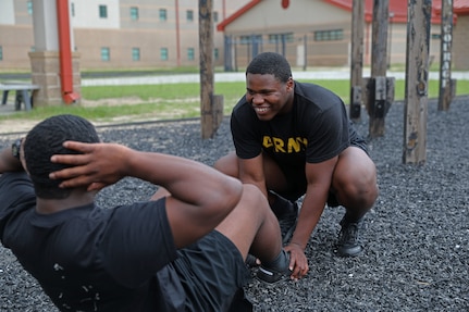 Brothers in arms: Two siblings enlist and train together