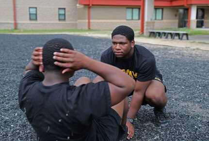 Brothers in arms: Two siblings enlist and train together