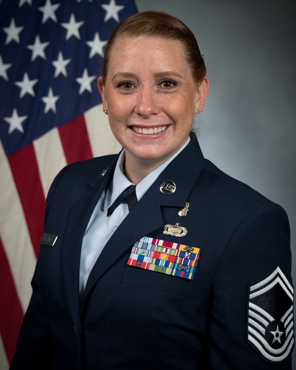 SENIOR MASTER SERGEANT MELISSA G. NAVARRO OFFICIAL PHOTO