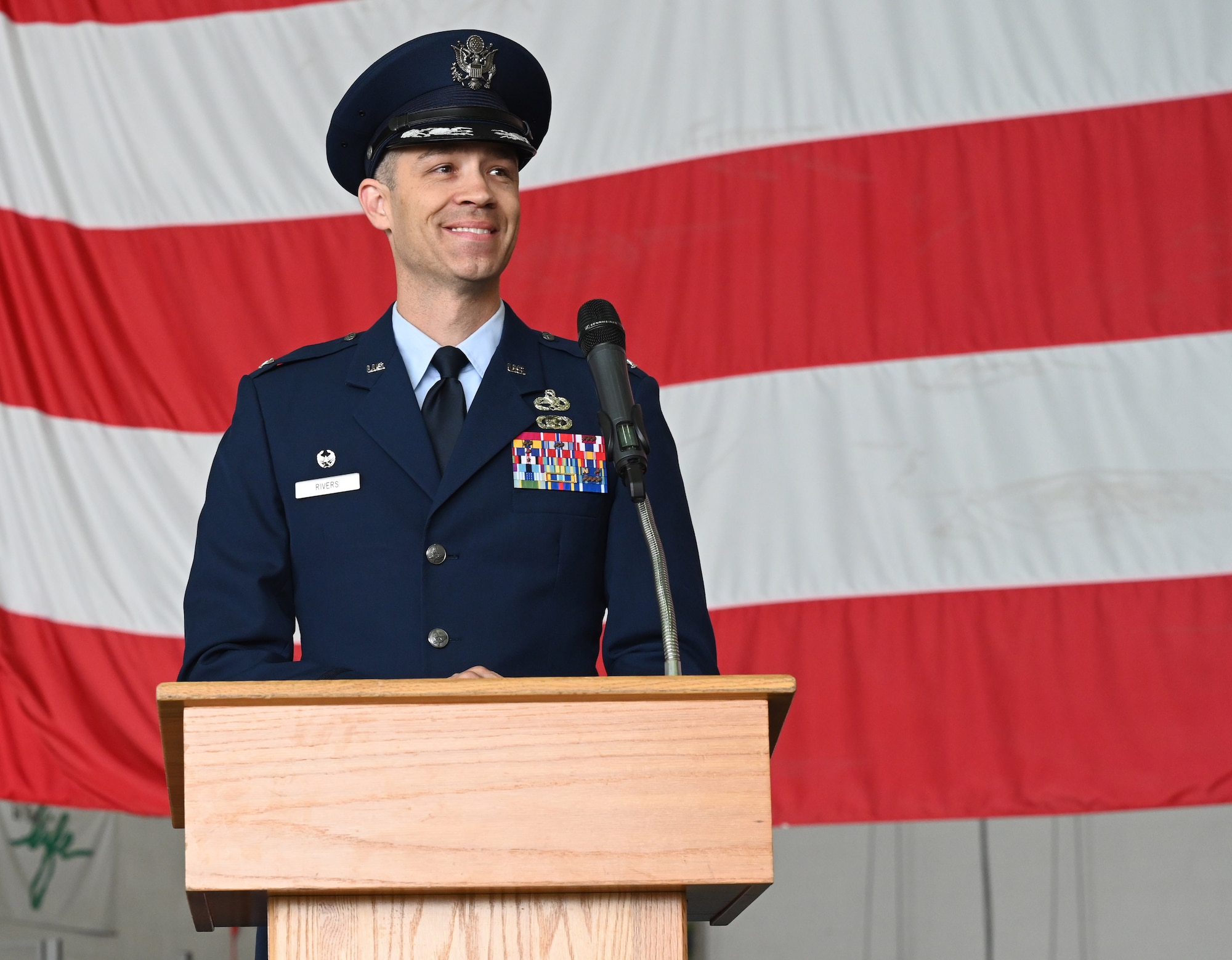 100th MXG changes command > Royal Air Force Mildenhall > RAF Mildenhall