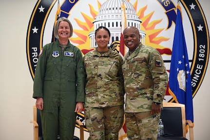 Senior Enlisted Advisor Tony Whitehead, the senior enlisted advisor to the chief, National Guard Bureau,toured the 113th Wing, D.C. Air National Guard, today to include the Aerospace Control Alert facility, 113th Maintenance Group, and the 201st Airli& Squadron. During his visit, Whitehead discussed his life and career and how he’s dealt with adversity in his life. The SEA spoke about resilience and the importance of teamwork by consistently helping one another.