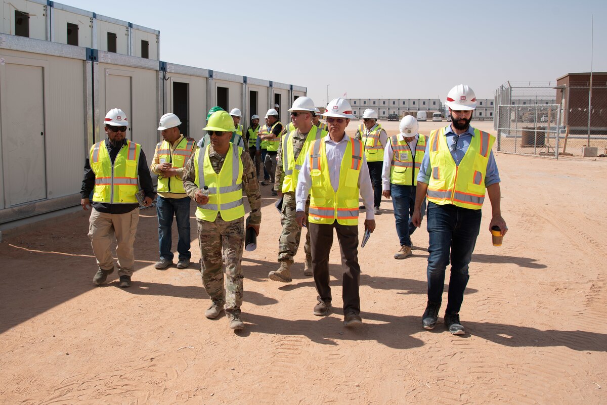 378th AEW command staff tour CHU construction > U.S. Air