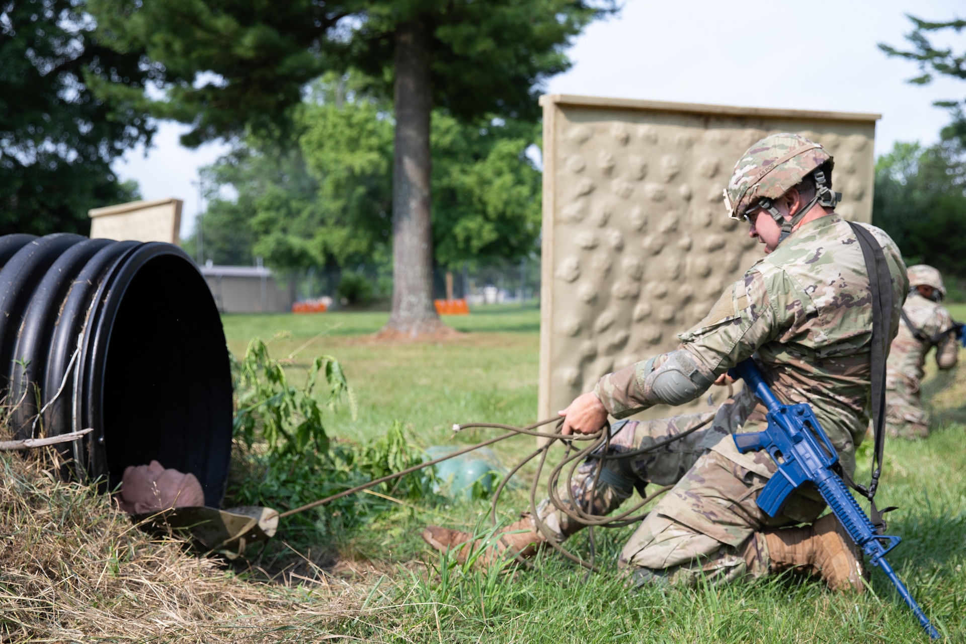 Army Reserve Soldiers push forward under stress