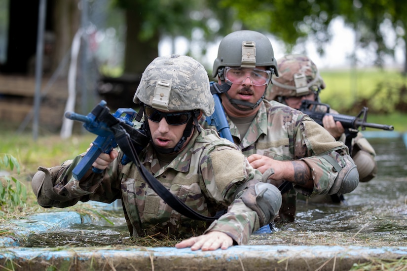 Army Reserve Soldiers push forward under stress