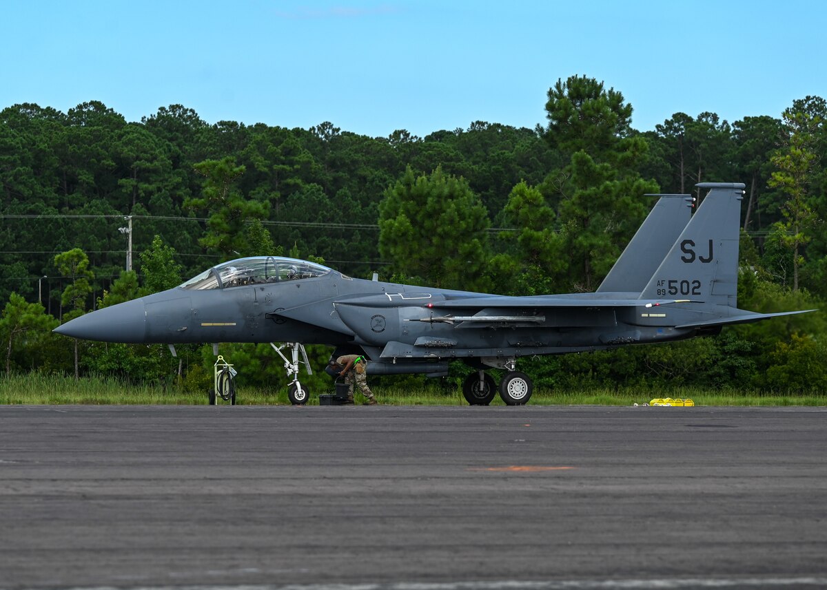 An F-15E Strike Eagle taxis after landing at Marine Corps Air Station Cherry Point, North Carolina, in support of Razor Talon 2023, July 24, 2023. RT-23 is an agile combat employment focused exercise, designed to test the 4th Fighter Wing’s ability to operate as a lead wing to generate combat airpower while continuing to move, maneuver, sustain the wing and subordinate force elements in a dynamic contested environment. (U.S. Air Force photo by (U.S. Air Force photo by Airman 1st Class Leighton Lucero)